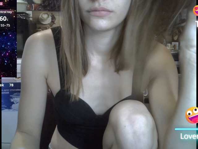 EvaaKisssss live cam on BongaCams