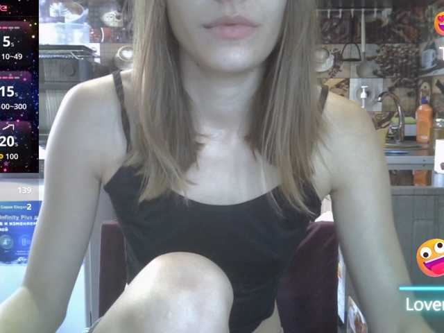 EvaaKisssss, live now on BongaCams