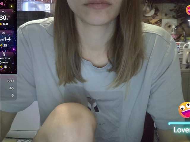 EvaaKisssss — live female cam