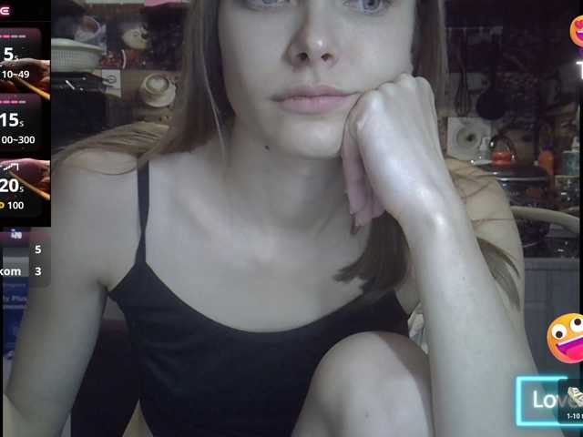 EvaaKisssss live cam on BongaCams