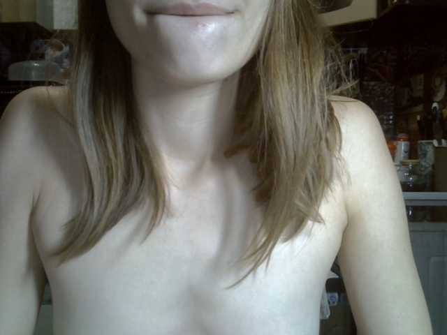 EvaaKisssss live cam on BongaCams