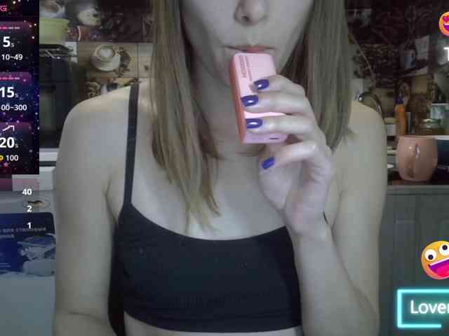 EvaaKisssss webcam