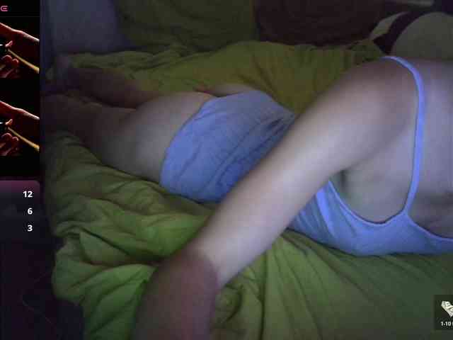 EvaaKisssss webcam