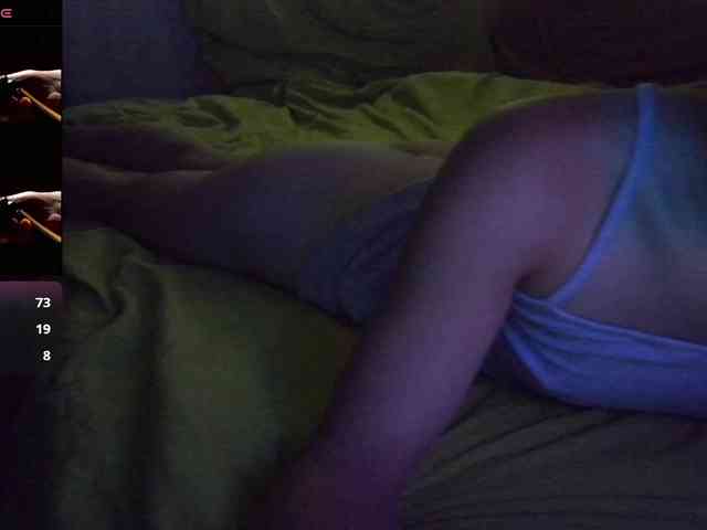 EvaaKisssss webcam