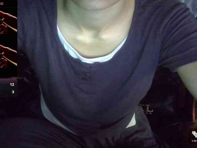 EvaaKisssss webcam