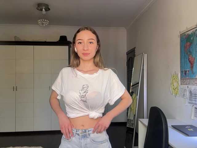 PricillaScrape live cam on BongaCams