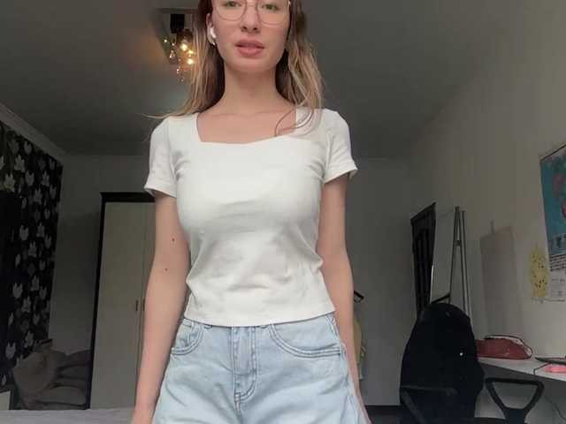PricillaScrape live cam on BongaCams