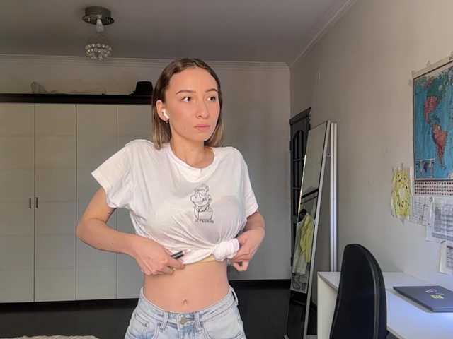 PricillaScrape live cam on BongaCams