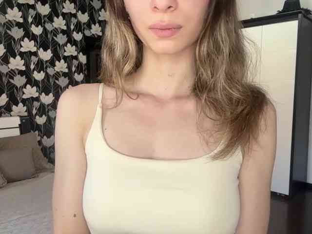 pricillascrape's live room