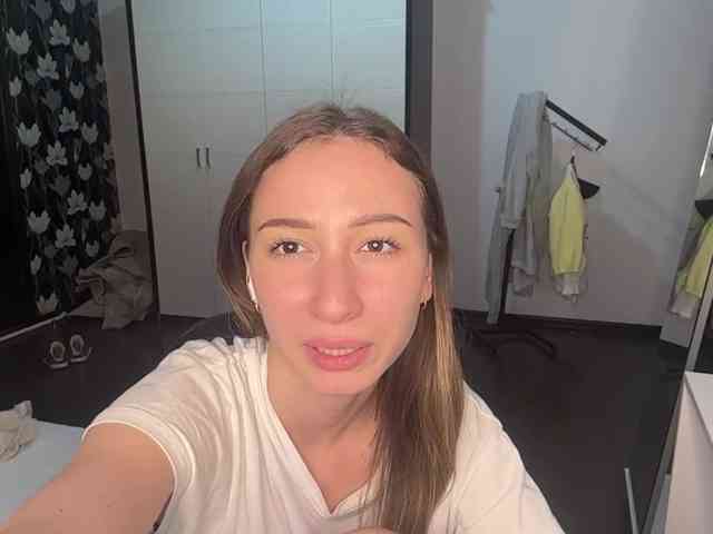 Model: PricillaScrape