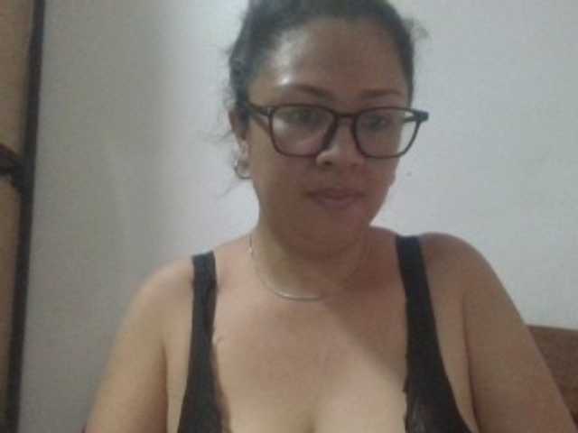 Babybou live cam on BongaCams