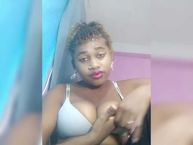 Laylla0377 webcam