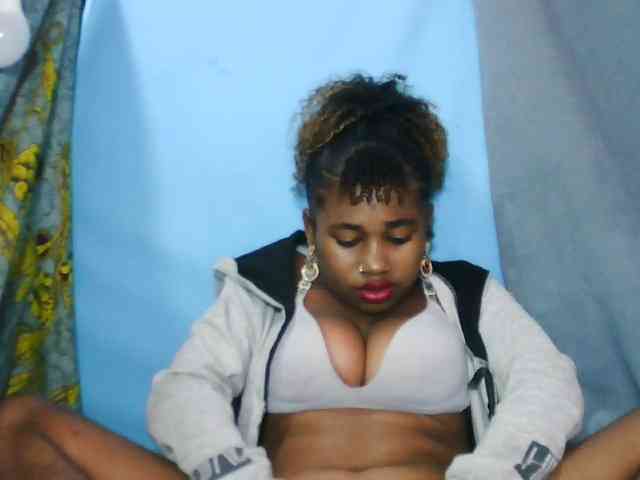 Laylla0377 webcam