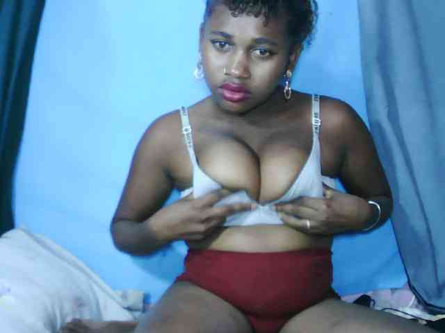 Laylla0377 webcam