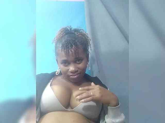 Laylla0377 webcam
