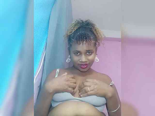 Laylla0377 webcam