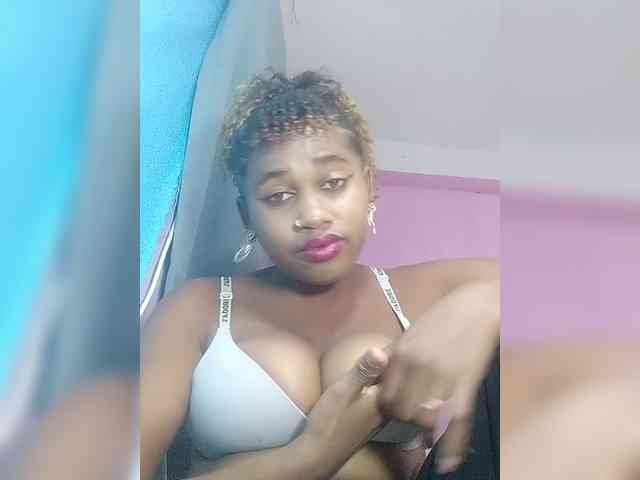 Laylla0377 webcam