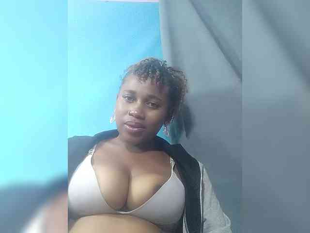 Laylla0377 webcam