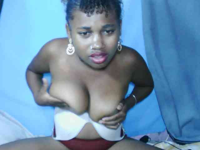 Laylla0377 webcam