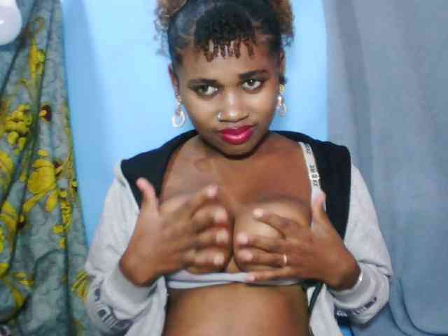 Laylla0377 webcam