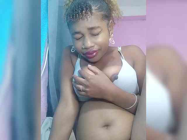 Laylla0377 webcam