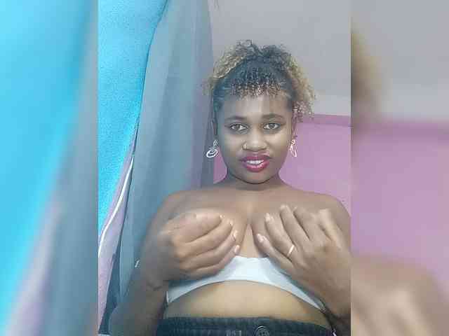 Laylla0377 webcam