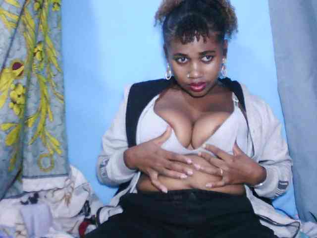 Laylla0377 webcam