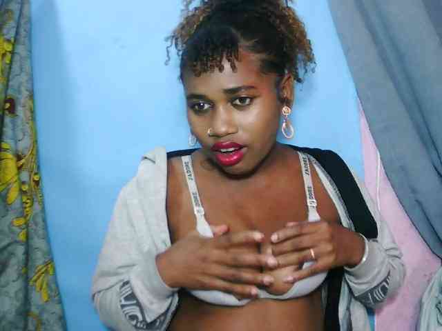 Laylla0377 webcam