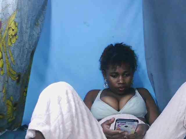 Laylla0377 webcam