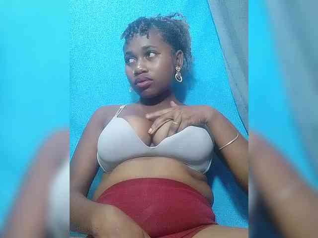 Laylla0377 webcam