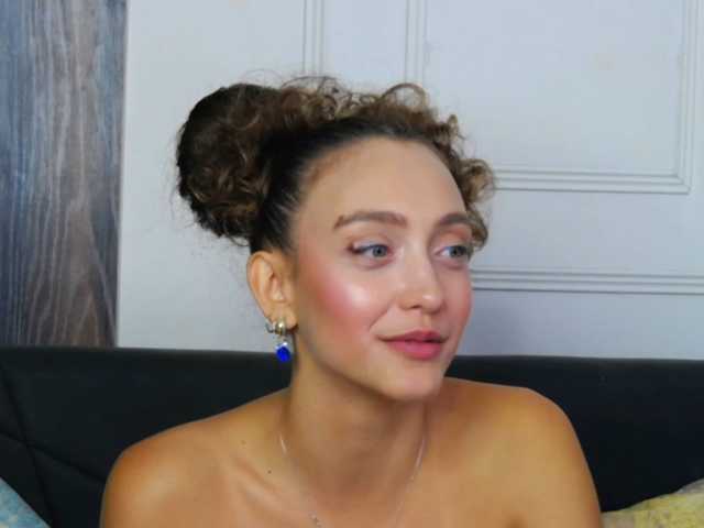 ArianaRhodes live cam on BongaCams