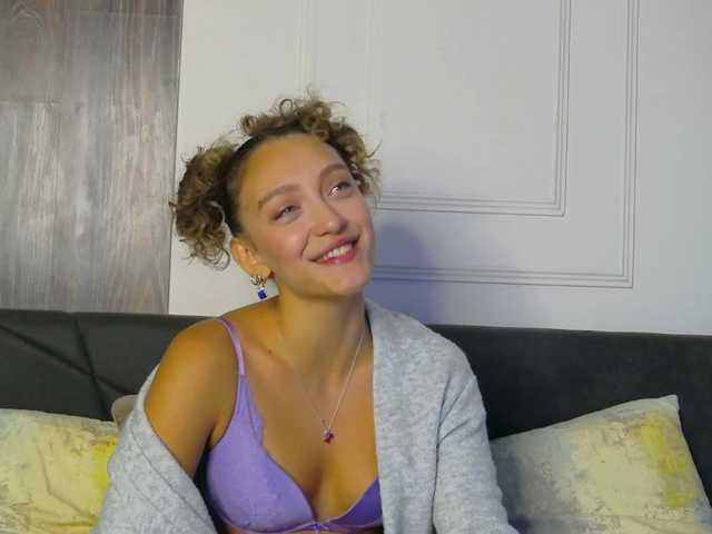 ArianaRhodes live cam on BongaCams