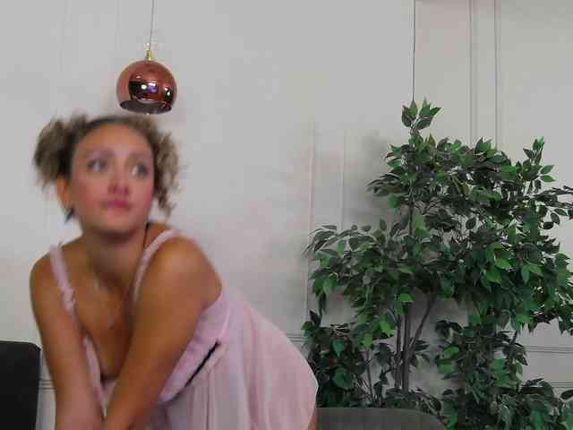 ArianaRhodes webcam