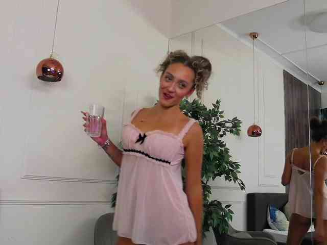 ArianaRhodes
