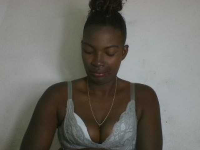 Aniah live cam