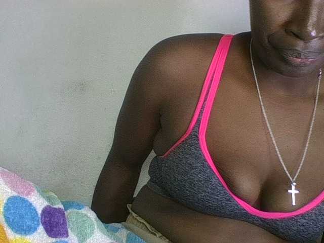 Aniah live cam on BongaCams