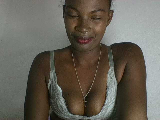 Aniah live cam on BongaCams
