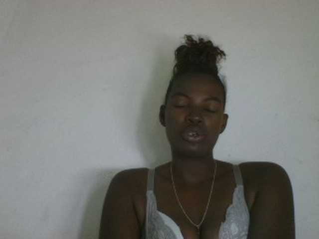 Aniah live cam