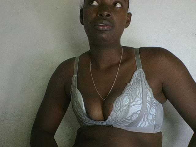 Aniah live cam on BongaCams