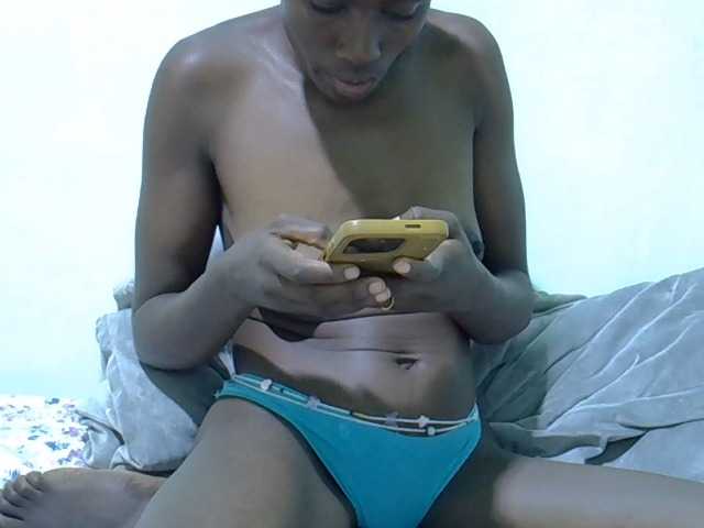 Bloom live cam on BongaCams