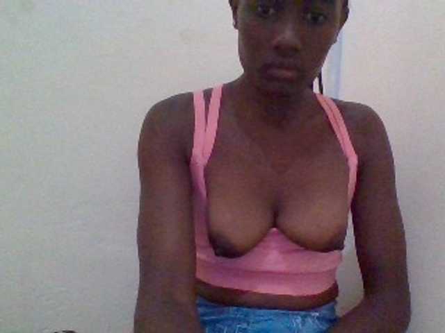 Bloom live cam on BongaCams
