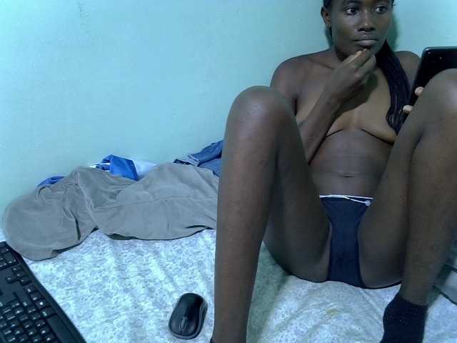 Bloom live cam on BongaCams