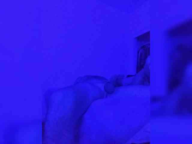 GagsandMetalhead webcam