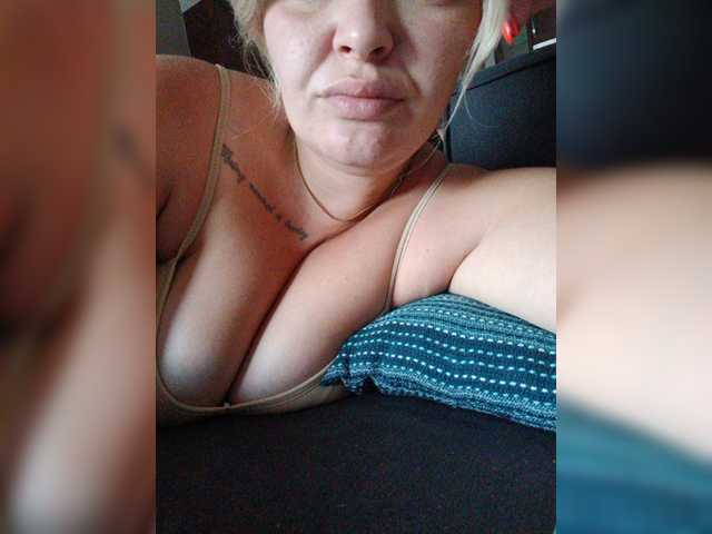 GreeekSirina live cam on BongaCams