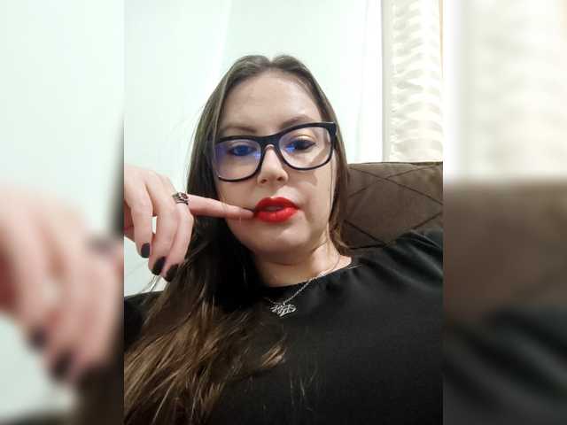 SuzaniLouize live cam on BongaCams