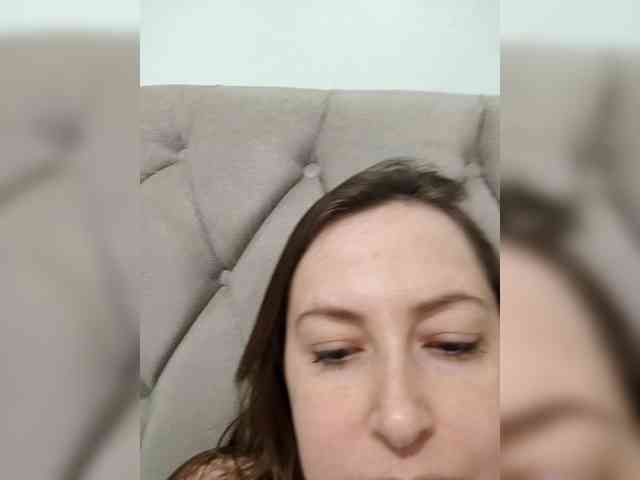 SuzaniLouize webcam