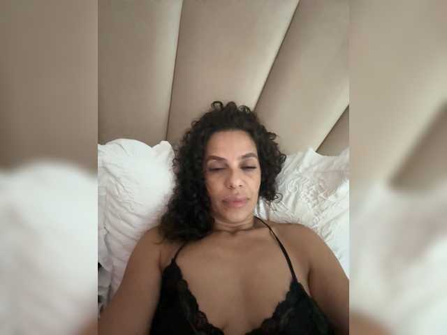 LadyVelvet22 live cam on BongaCams