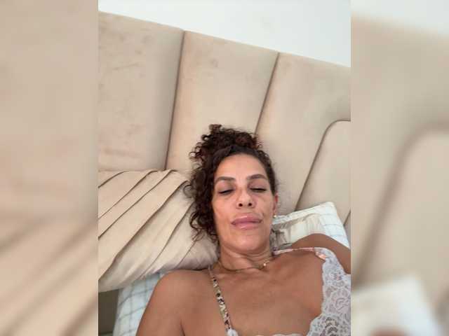 LadyVelvet22 live cam on BongaCams