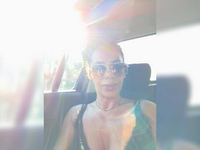 LadyVelvet22 live cam on BongaCams