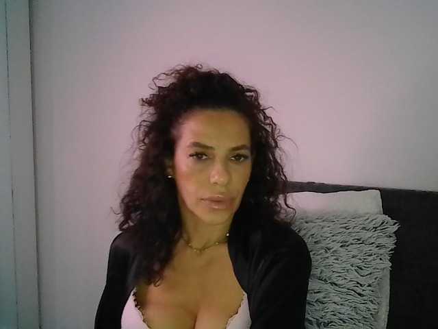 LadyVelvet22 live cam on BongaCams